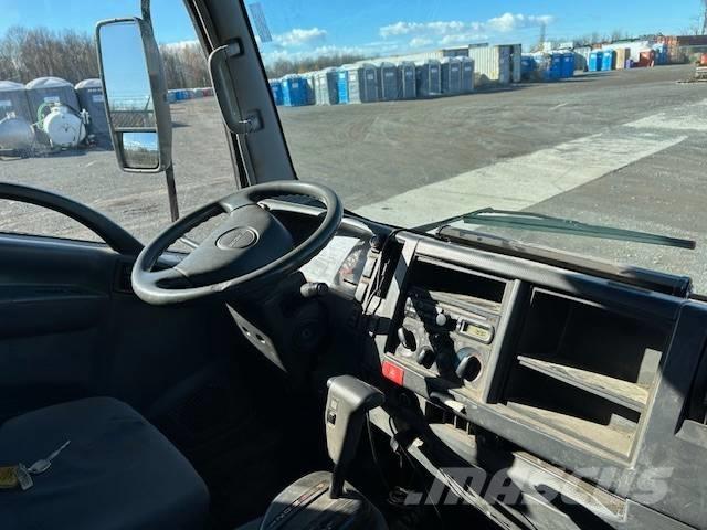 Isuzu NRR Pritschenwagen/Pritschenwagen mit Seitenklappe