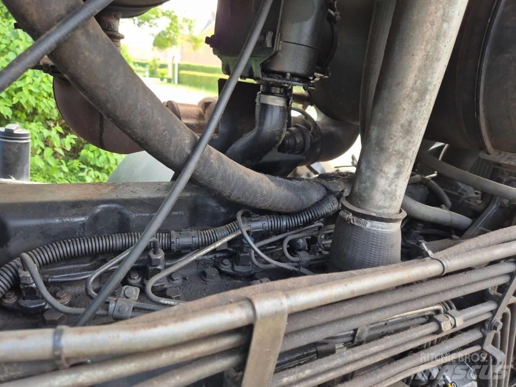 New Holland TM 175 Traktoren