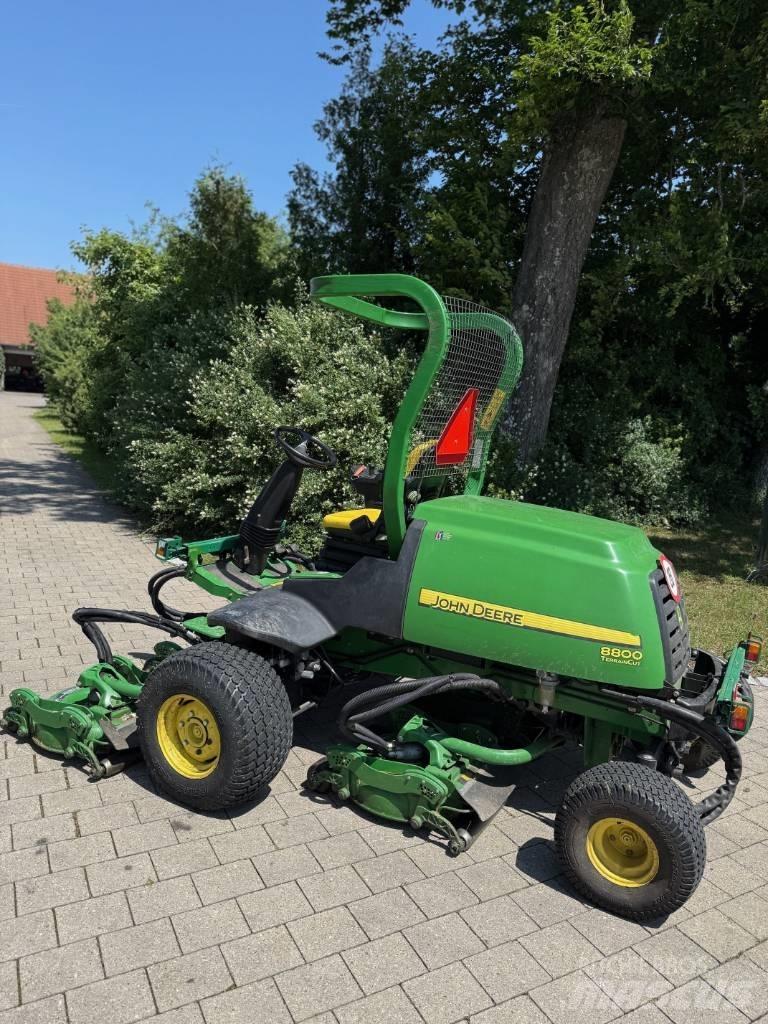 John Deere 8800 Reitermäher