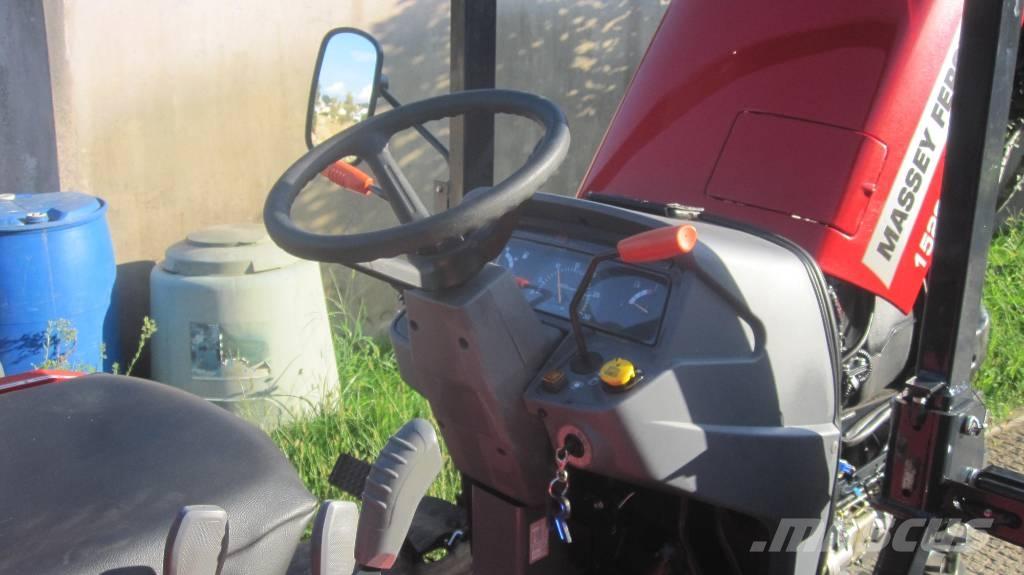 Massey Ferguson 1529 Traktoren