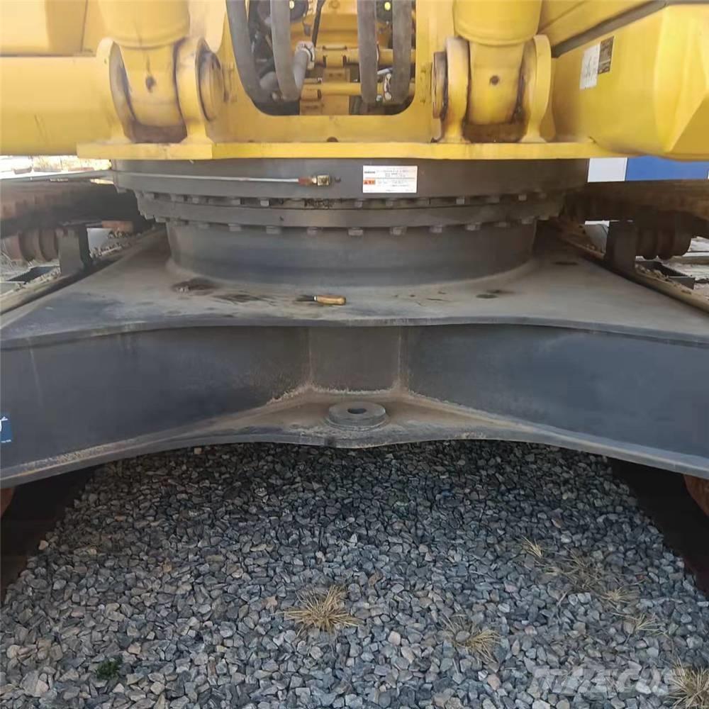 Komatsu PC360-7 Crawler excavators