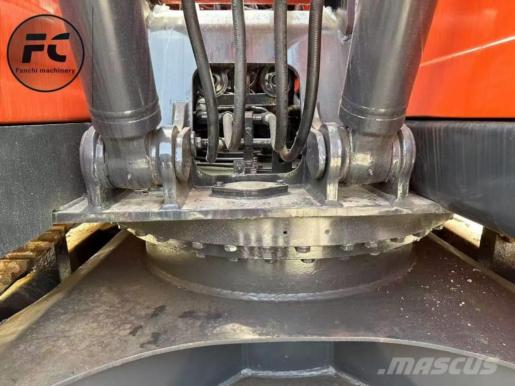 Doosan DX 140 LC Raupenbagger