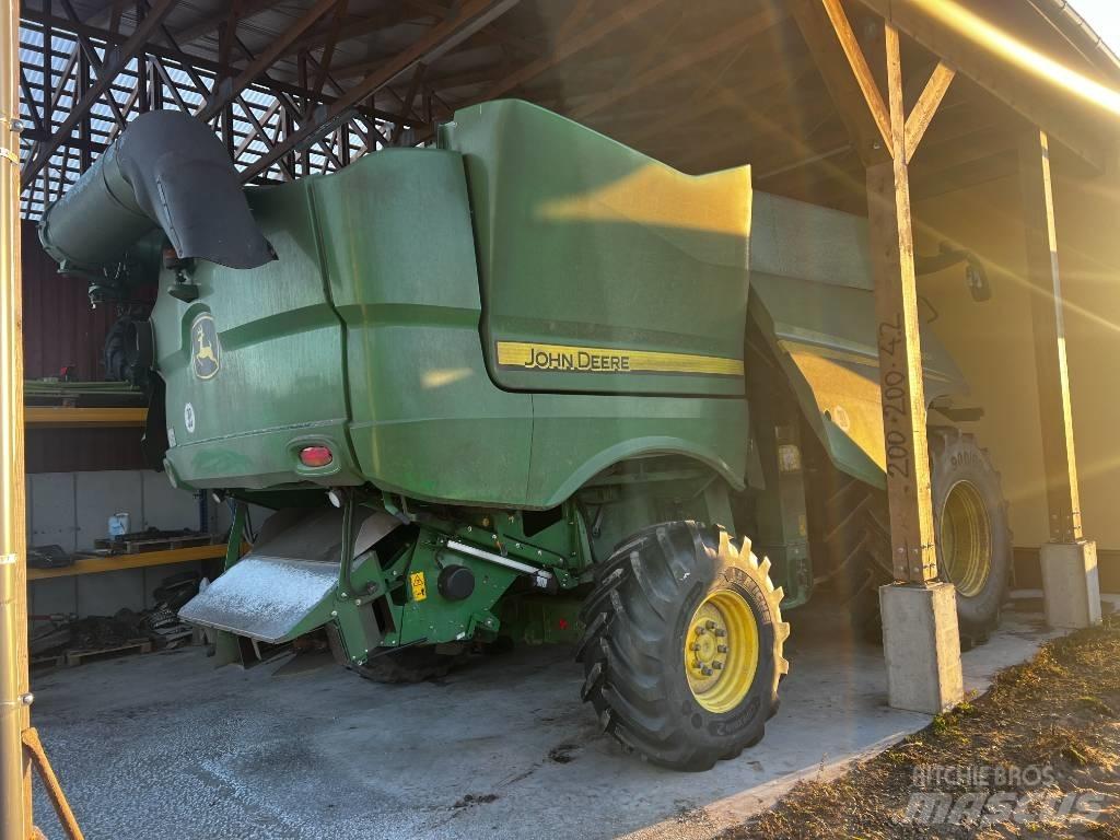 John Deere S 680 i Mähdrescher