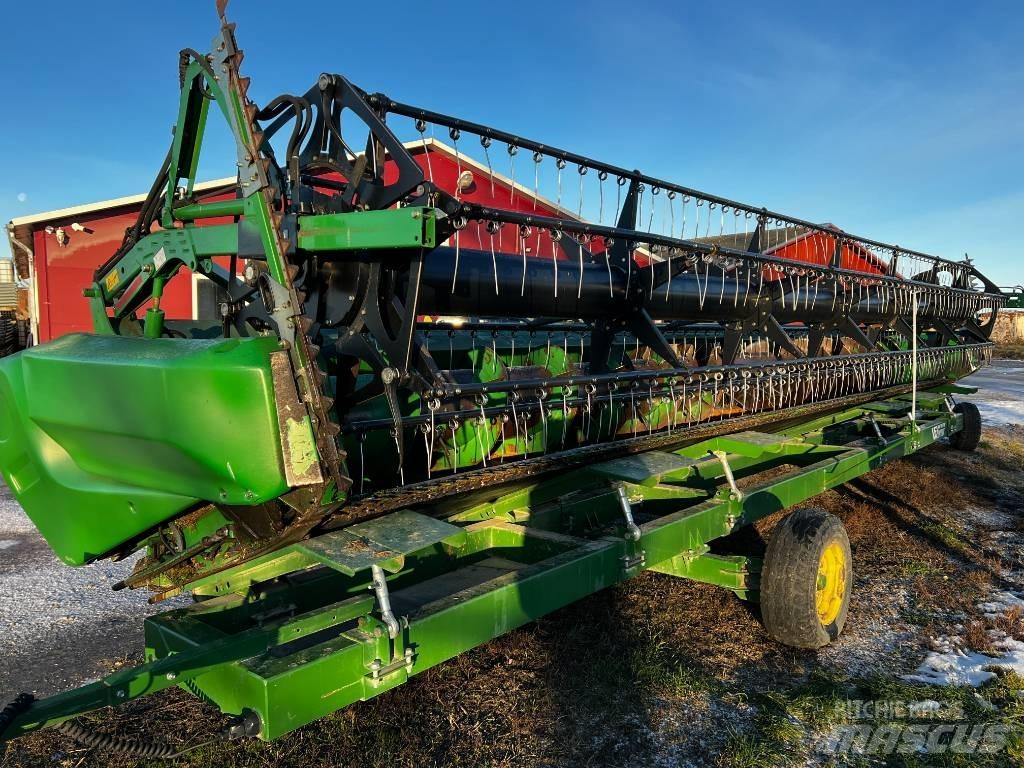 John Deere S 680 i Mähdrescher