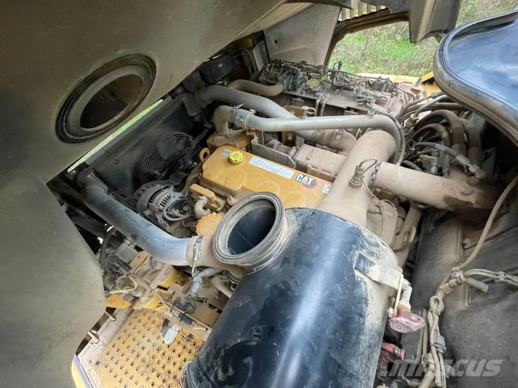 CAT 730 C Dumper - Knickgelenk