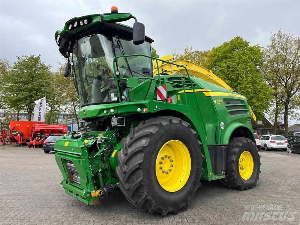 John Deere 8500 Feldhäcksler