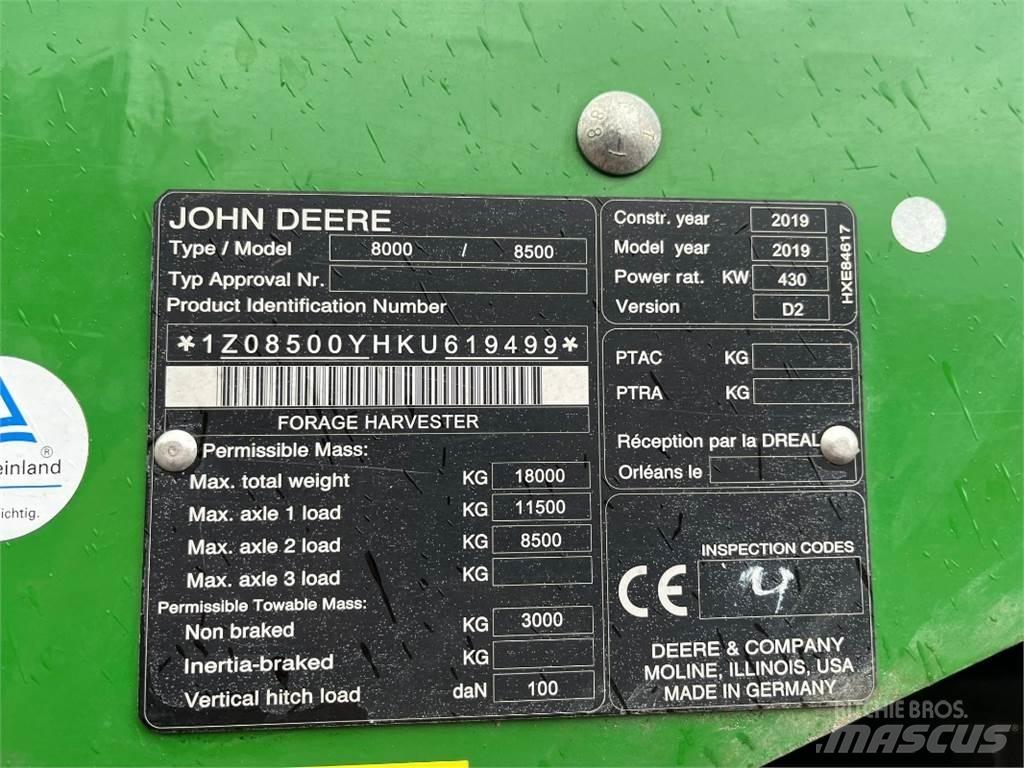 John Deere 8500 Feldhäcksler