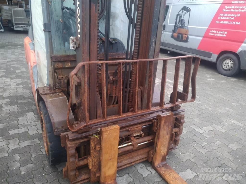 Toyota 40-8FD40N Dieselstapler