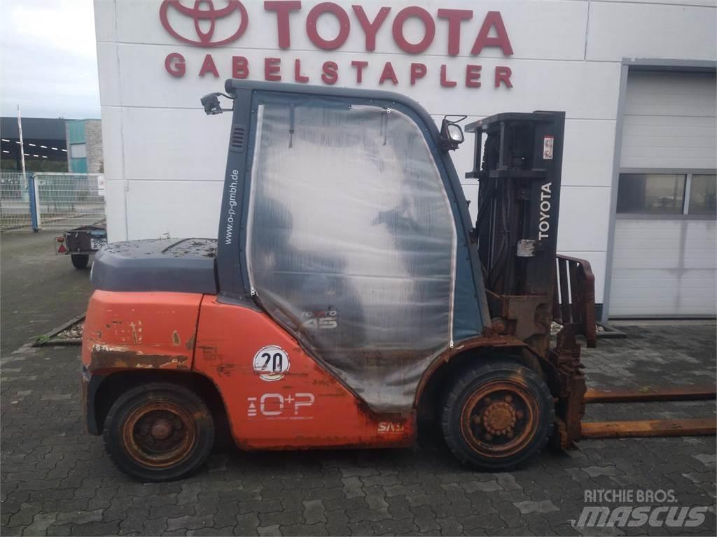 Toyota 40-8FD40N Dieselstapler