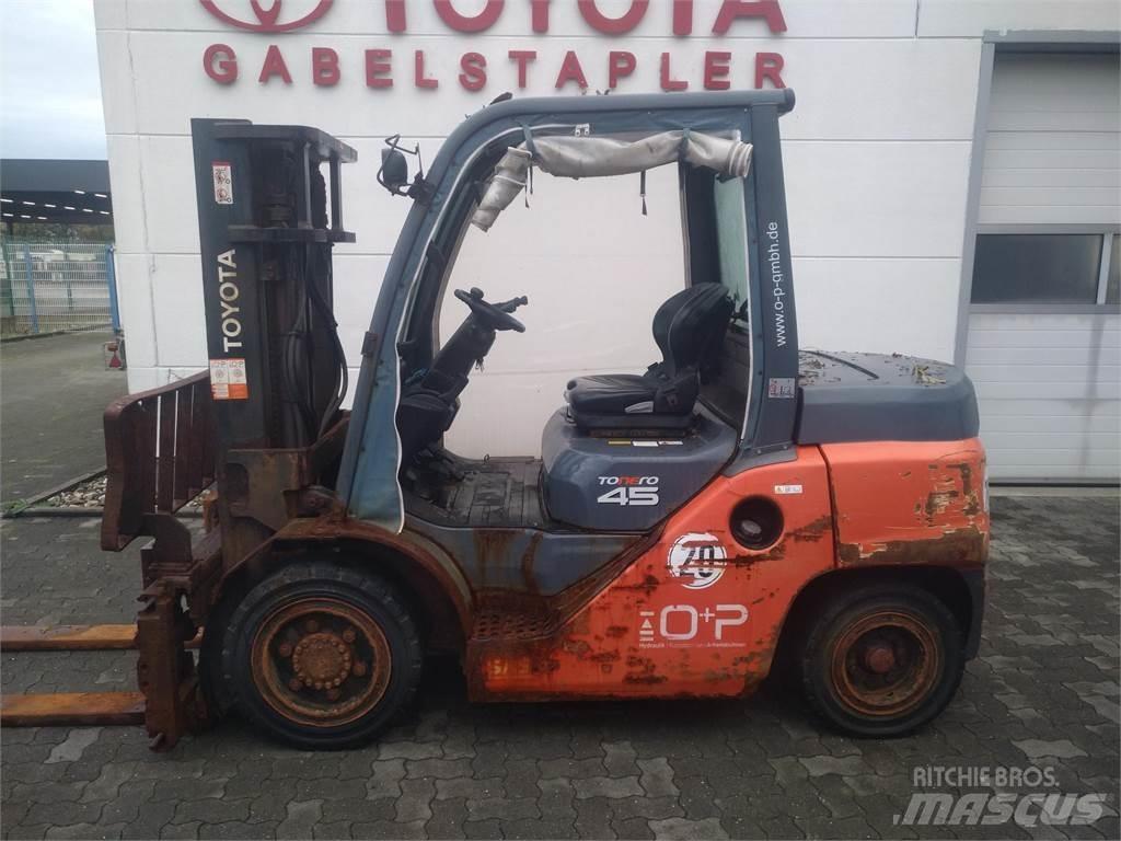 Toyota 40-8FD40N Dieselstapler