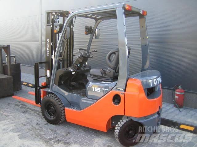 TOYOTA 028FGF15 Gasstapler