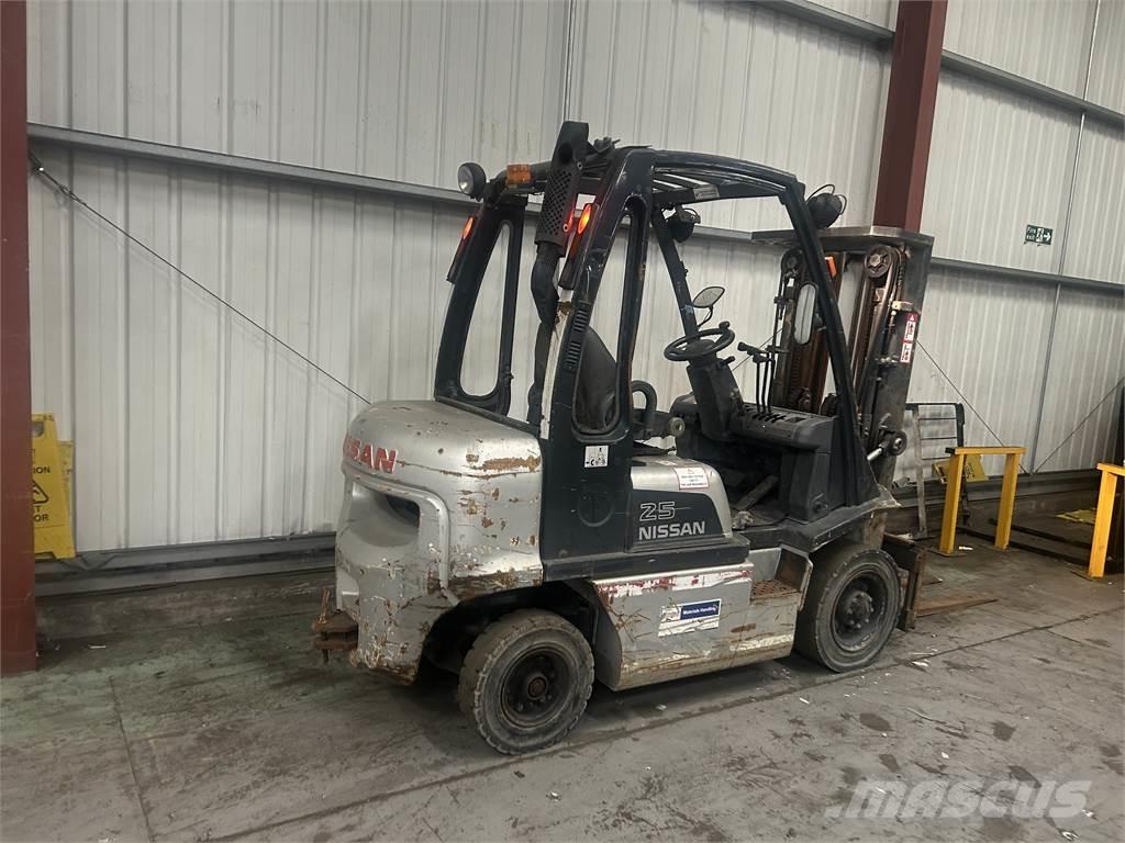 Nissan FD02A25Q Dieselstapler