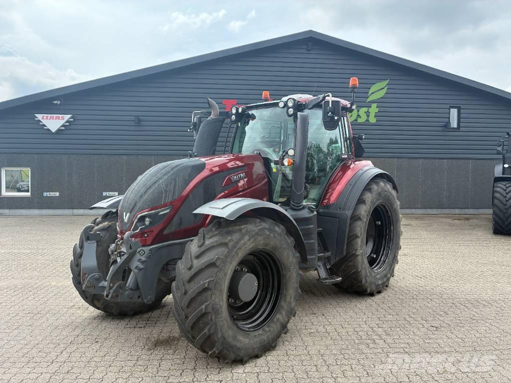 Valtra 254 Versus Traktoren