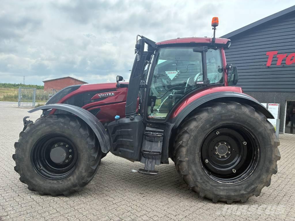 Valtra 254 Versus Traktoren