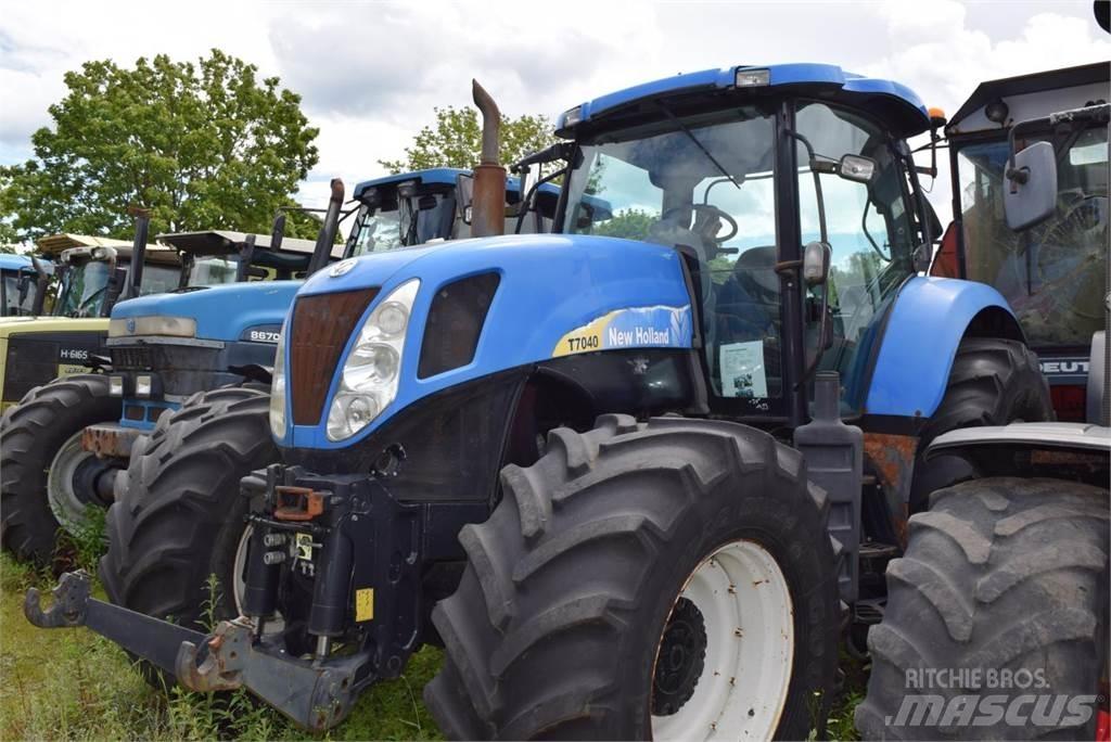 New Holland T 7040 Traktoren