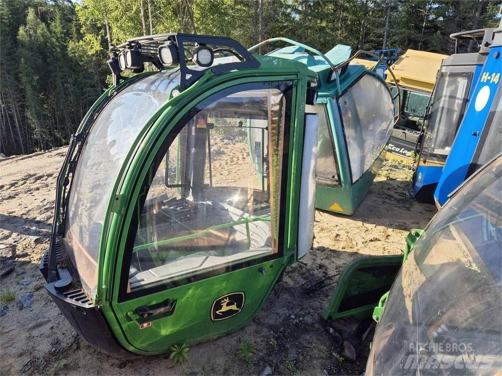 John Deere 1270G Kabinen