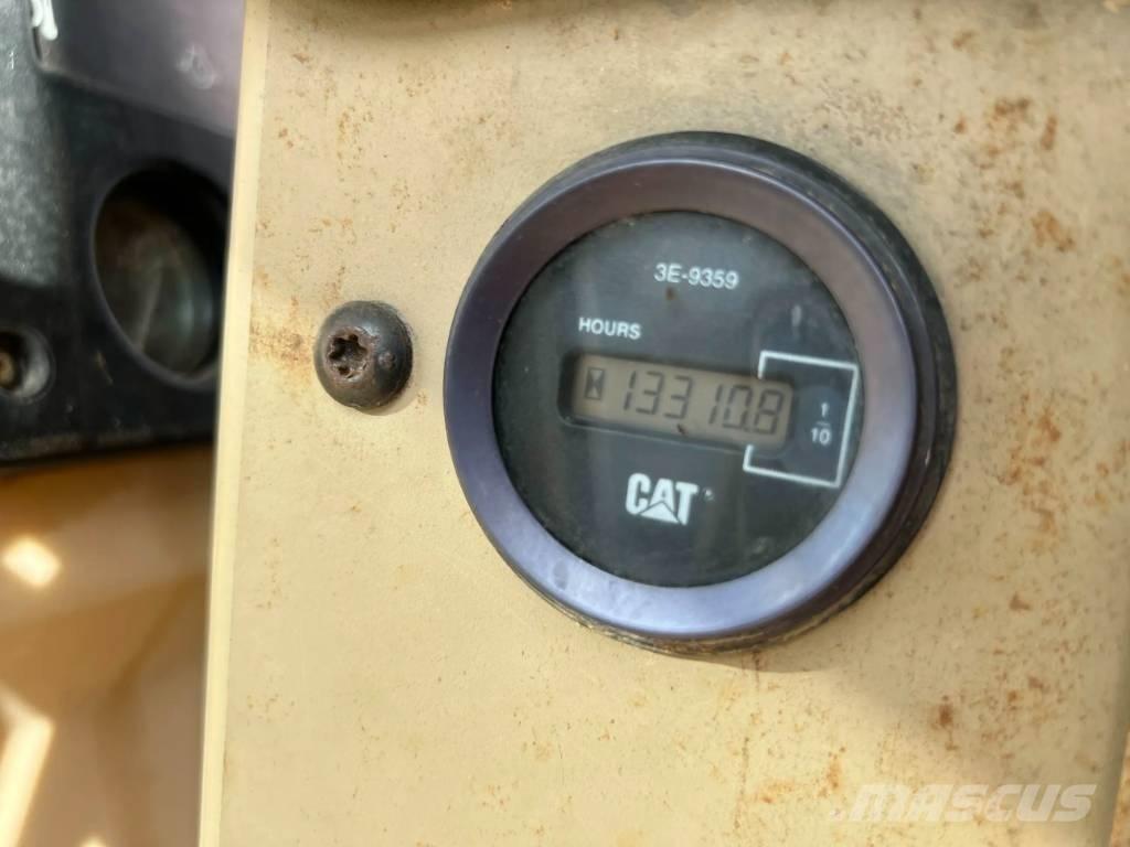 CAT 140H Grader