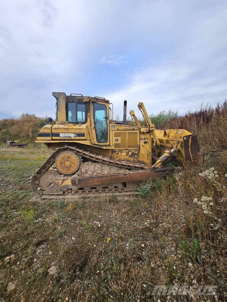 CAT D6h Bulldozer
