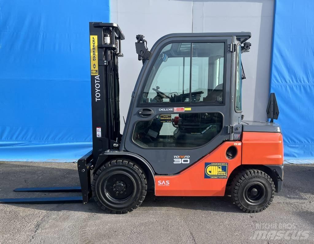 Toyota 8 FD F 30 Dieselstapler