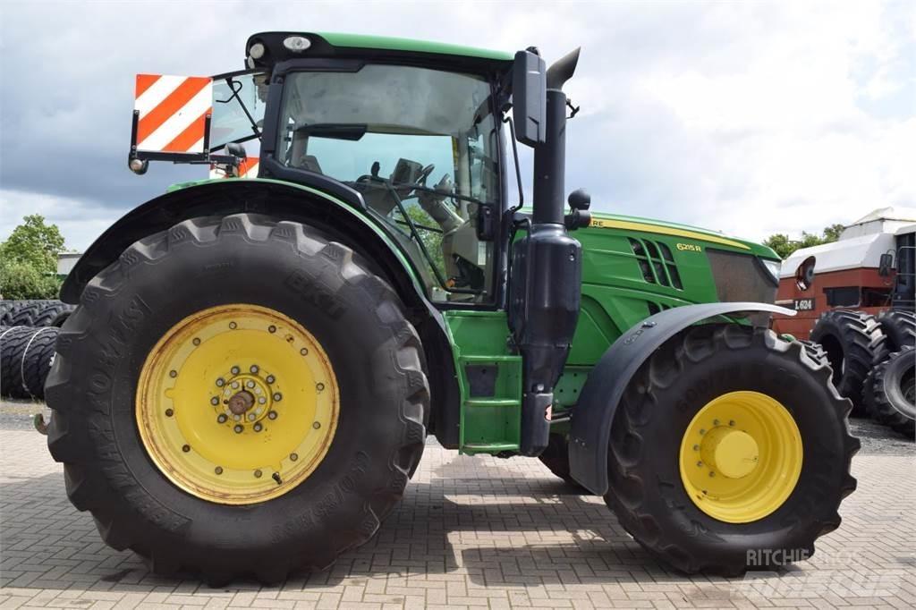 John Deere 6215 R Traktoren
