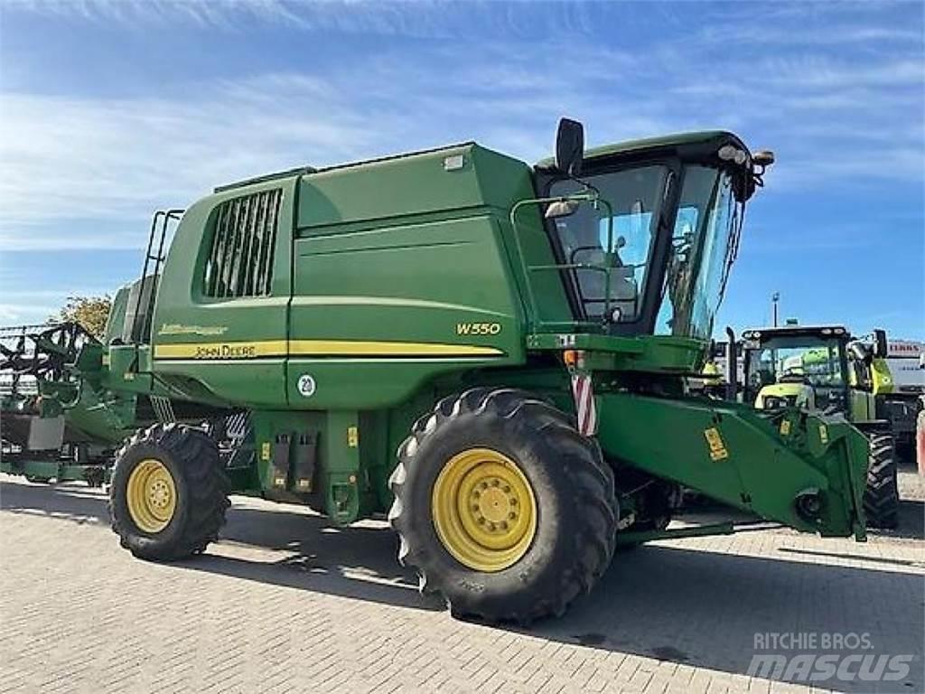 John Deere W550 Mähdrescher