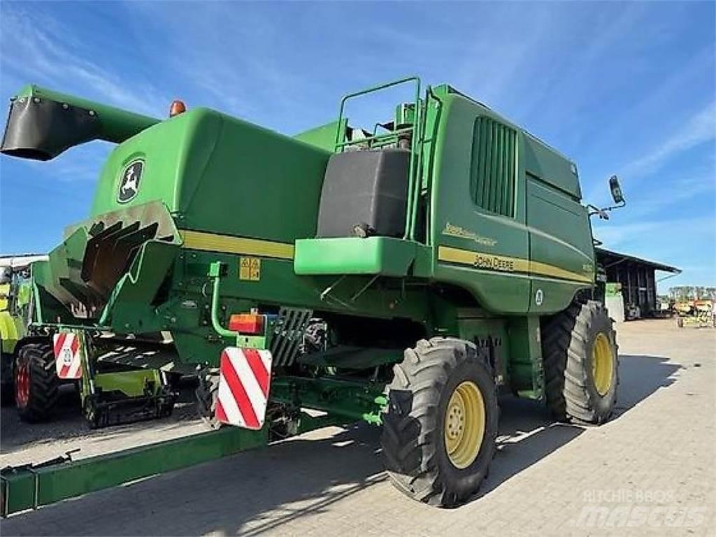 John Deere W550 Mähdrescher