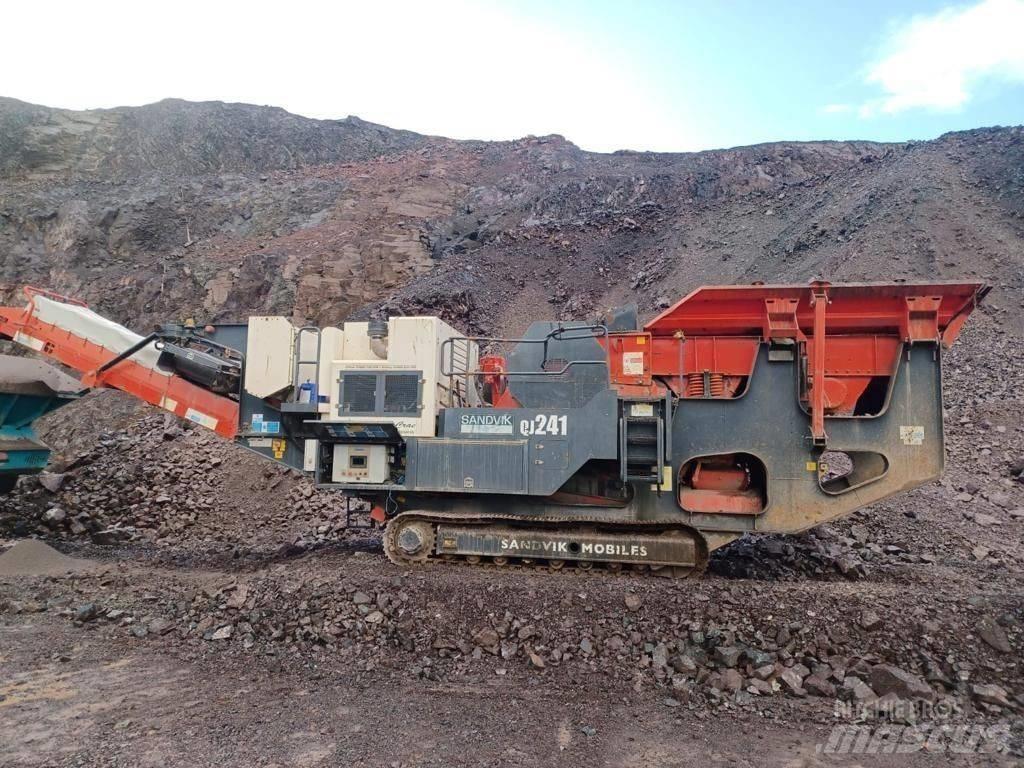 Sandvik QJ241 Mobile Brecher