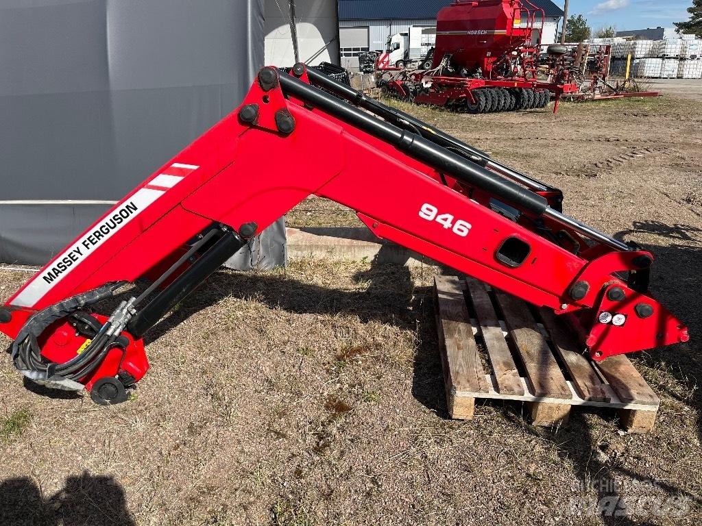 Massey Ferguson 945 Hoflader
