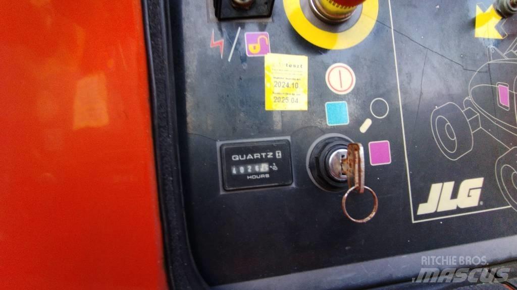 JLG 800 AJ Gelenkteleskoparbeitsbühnen