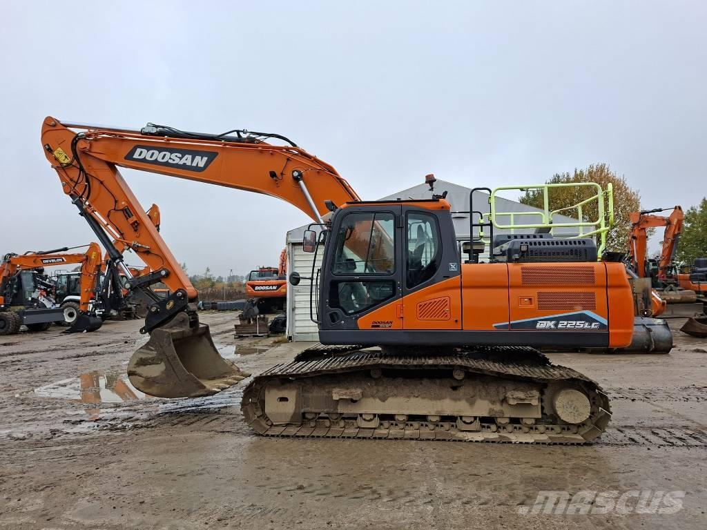 Doosan DX 225 LC Raupenbagger