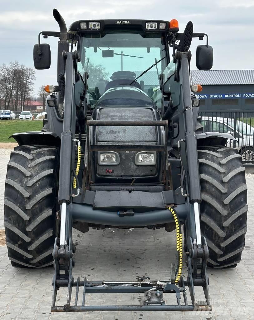Valtra T 190 Traktoren