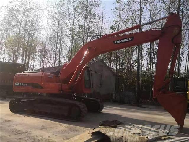 Doosan DH225LC-7 Raupenbagger