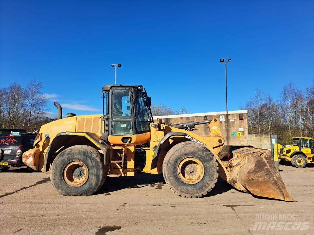 CASE 821 F Radlader