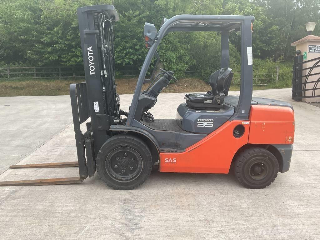 Toyota 02-8 FDJF 35 Dieselstapler
