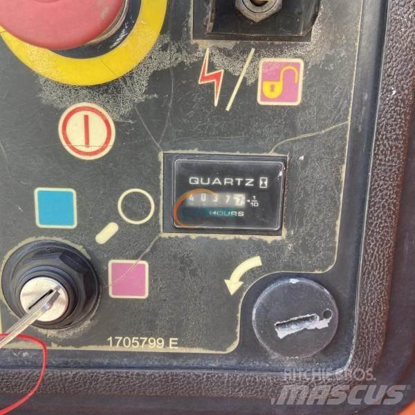 JLG 1250AJP Gelenkteleskoparbeitsbühnen
