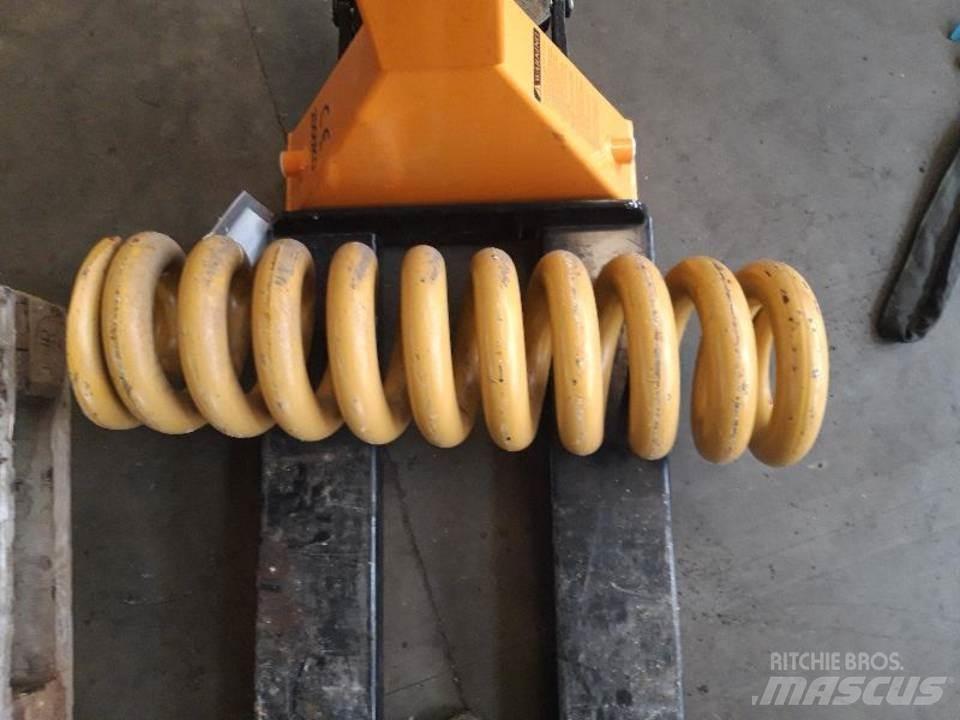 CAT D7F Ketten