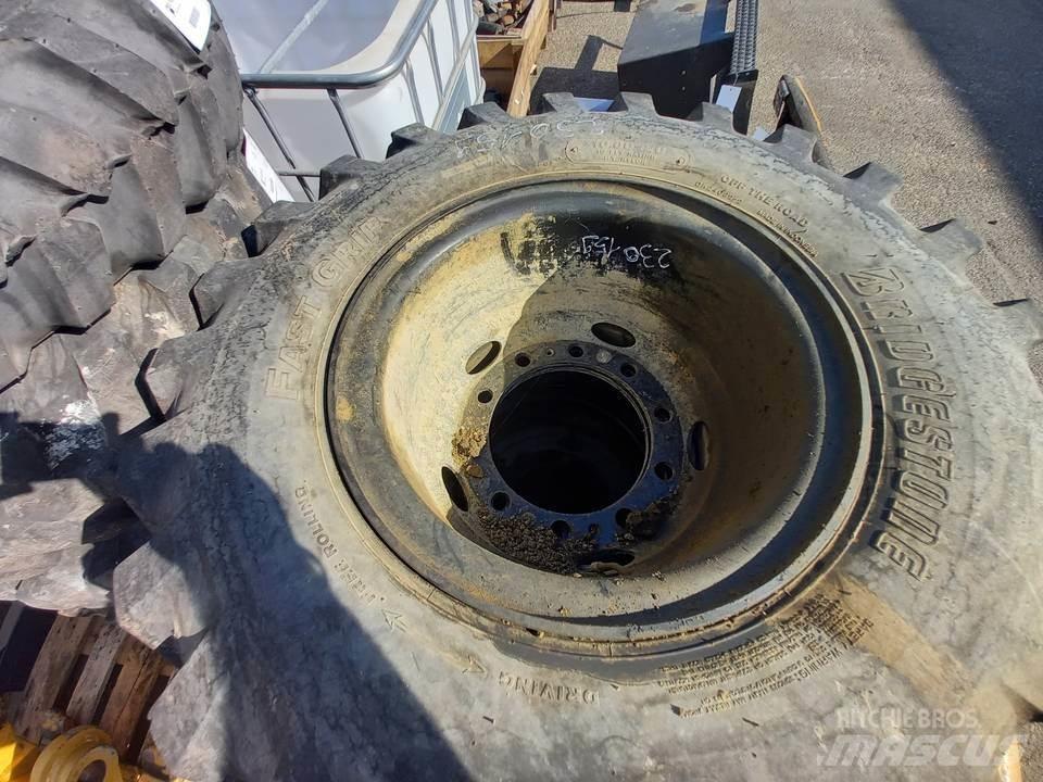 CAT M320F Ketten