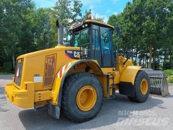 CAT 950H Harvester