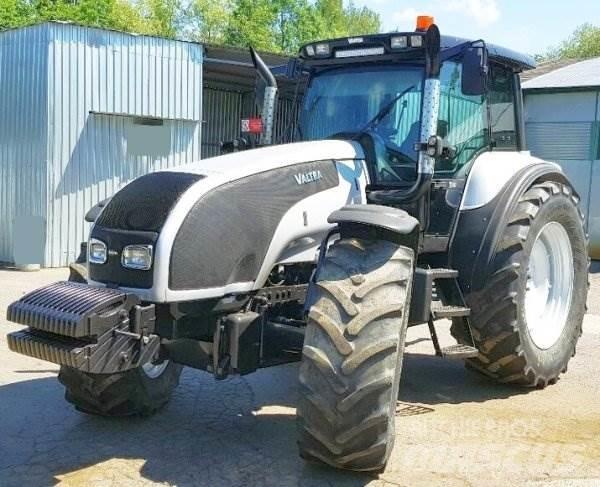 Valtra T190 Traktoren