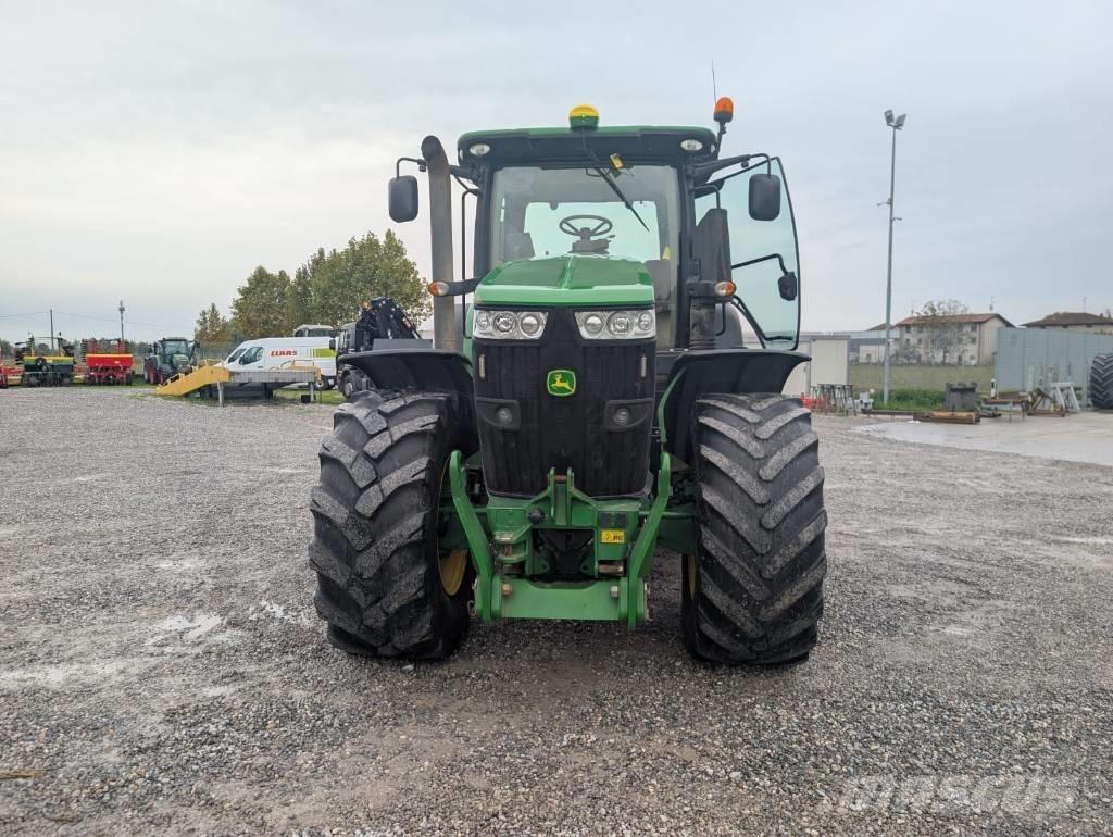 John Deere 7230 R Traktoren
