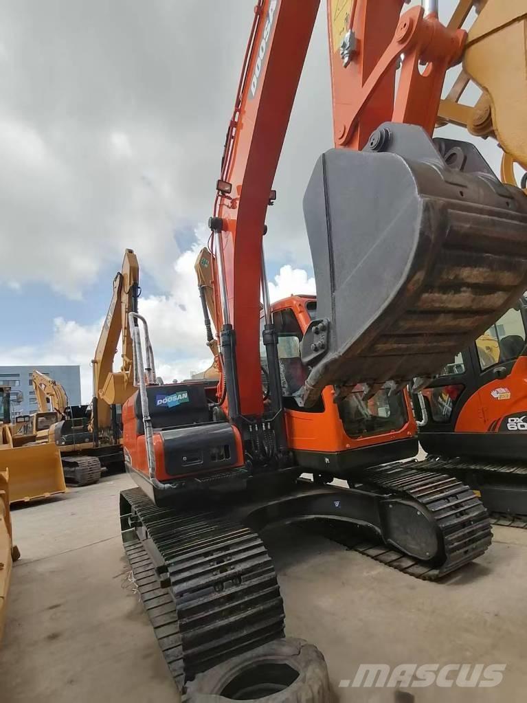 Doosan DX 140 Raupenbagger