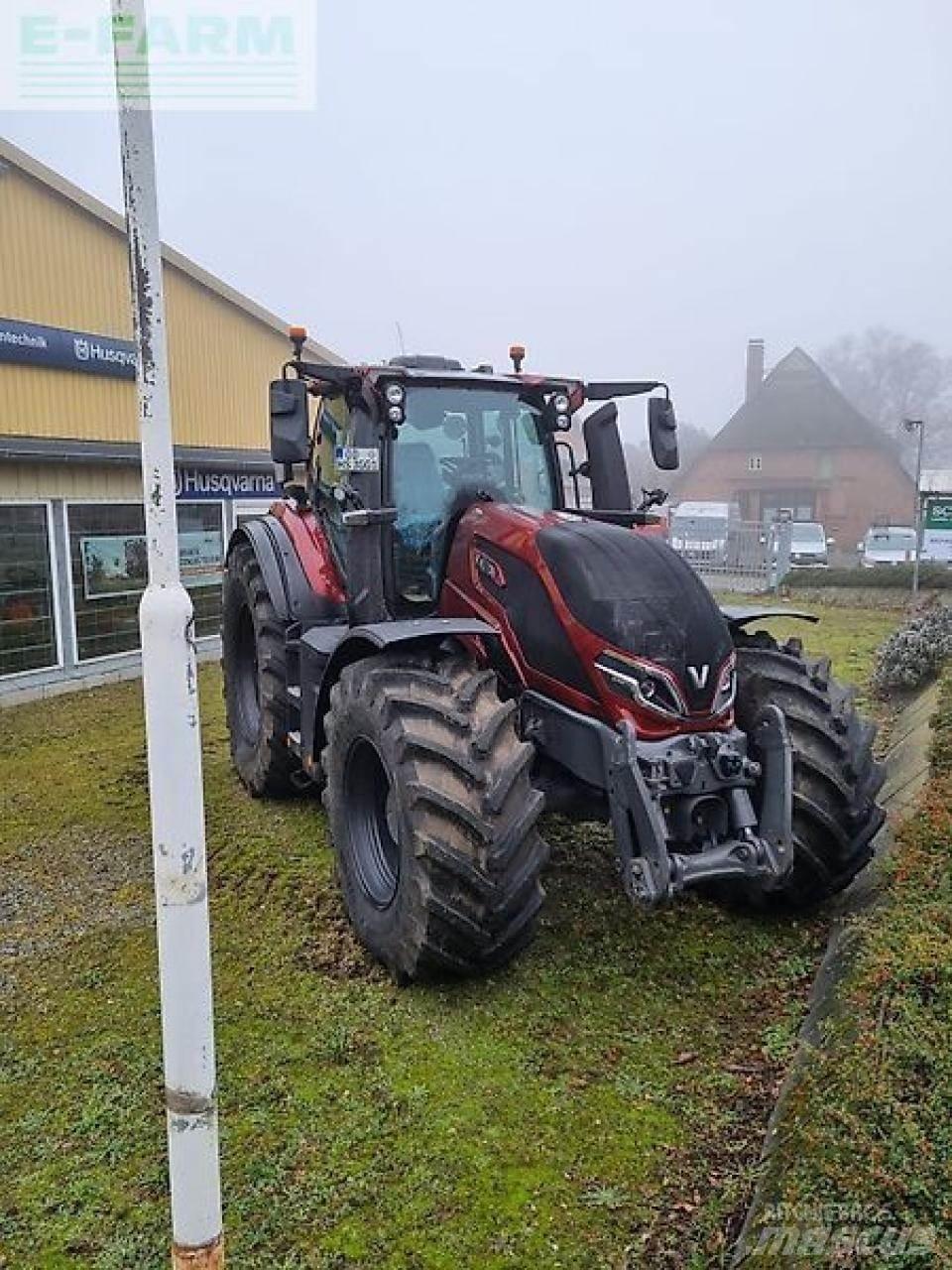 Valtra q 265 Traktoren