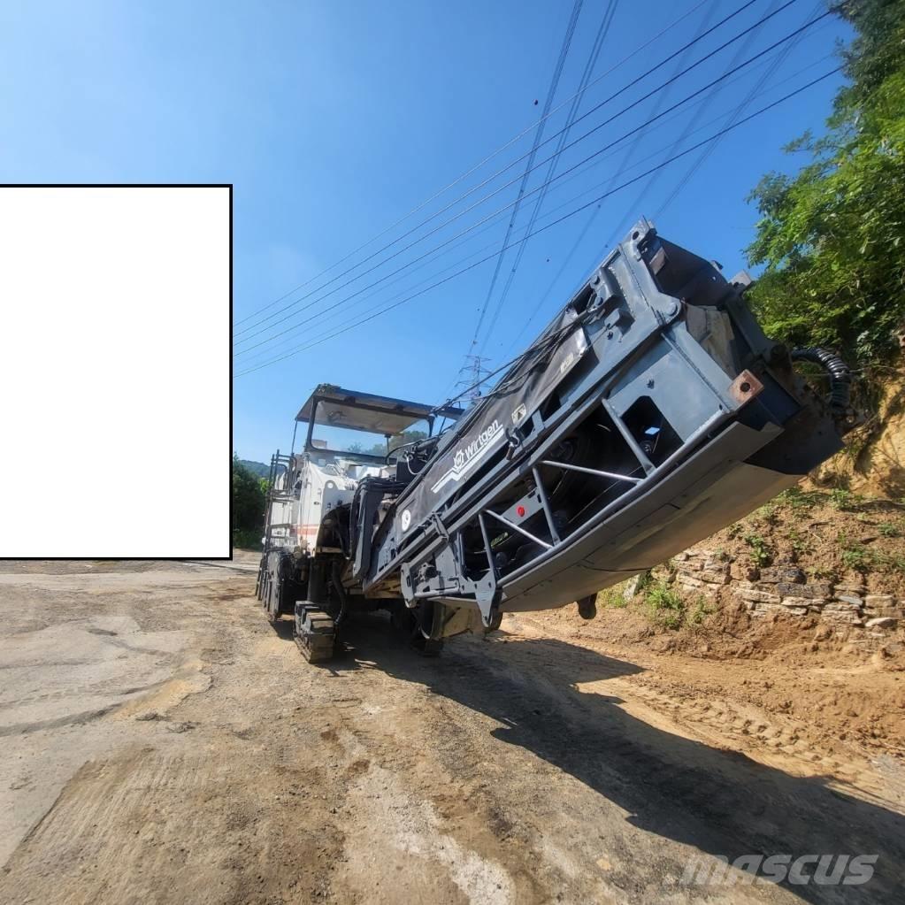 Wirtgen W 1900 Asphaltfräsen