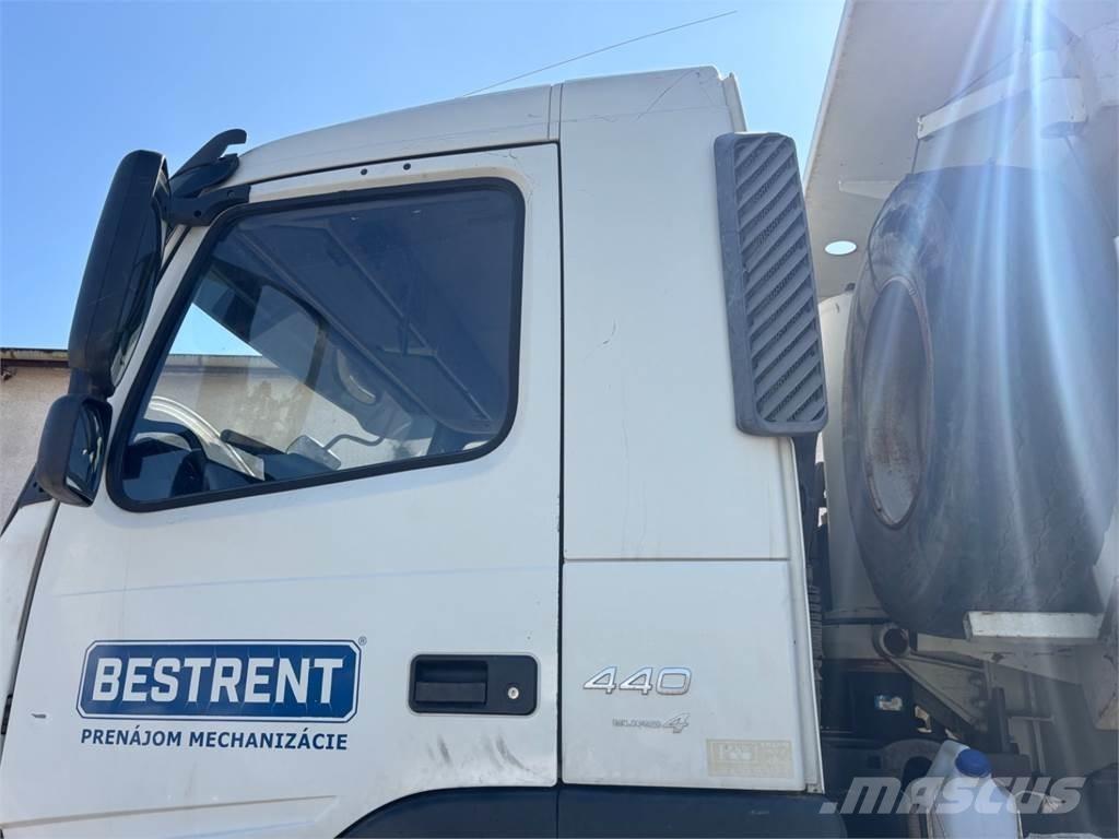 Volvo FM 440 8X4 Kipper