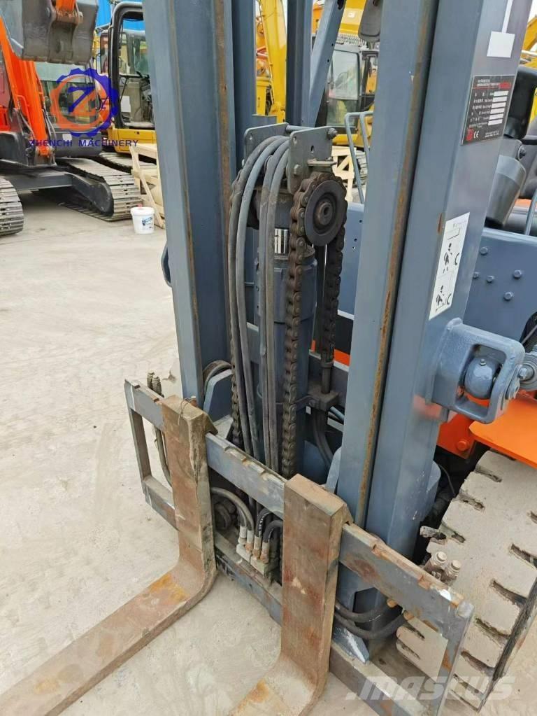 Heli CPCD 30 Dieselstapler