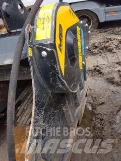 MB Crusher BF70.2 S4 Baggerlader