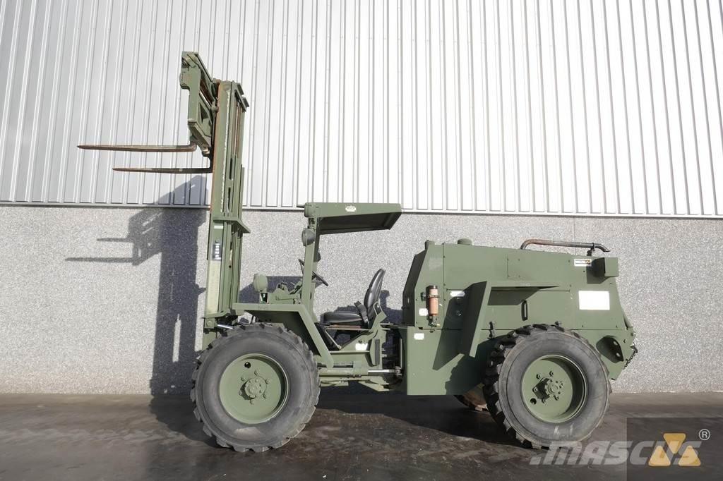 CASE M4K Ex-army Geländestapler