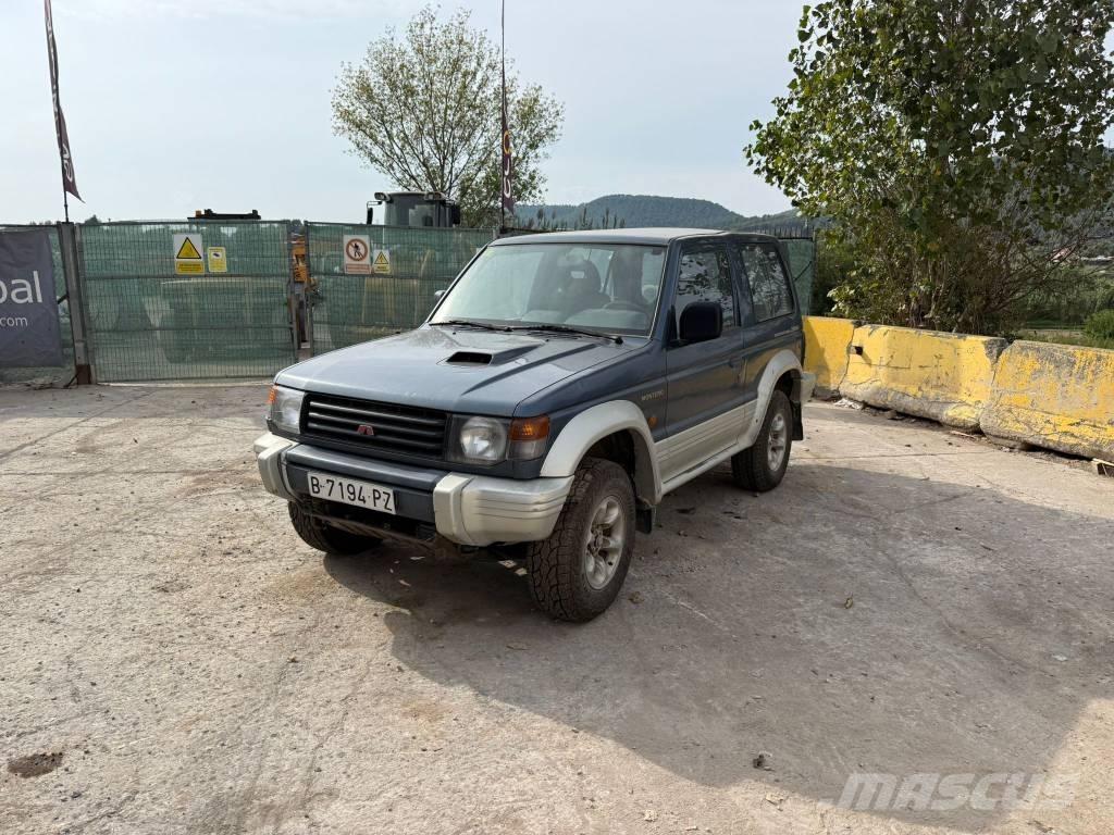 Mitsubishi Montero PKWs