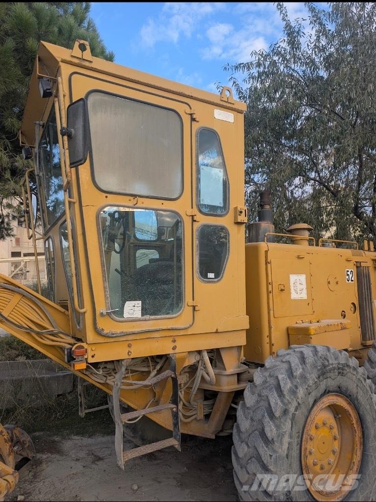 CAT 12 G Grader