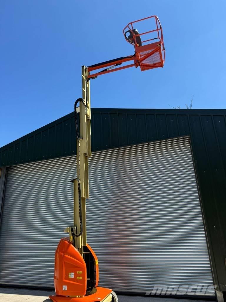 JLG Toucan 10 E-L Personenaufzüge